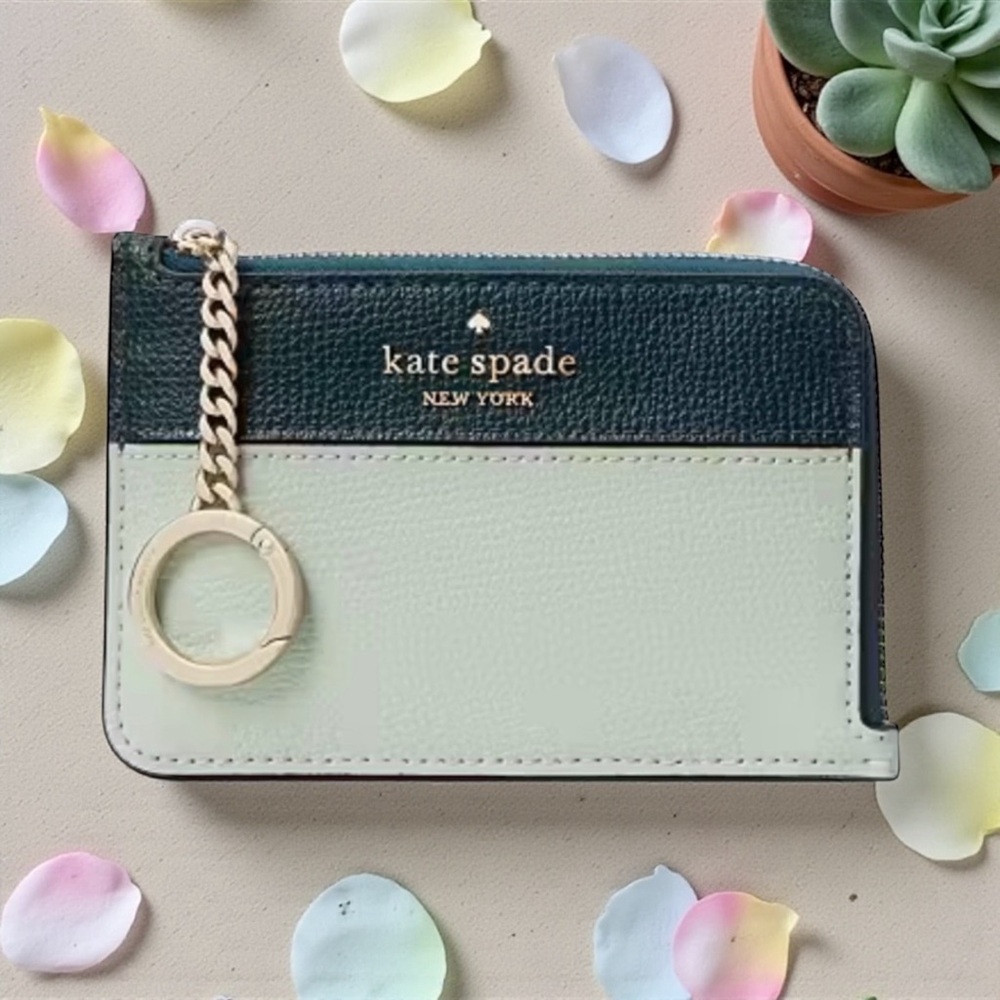 ♠️KATE SPADE♠️ Darcy Medium L Zip Card Holder/EUC